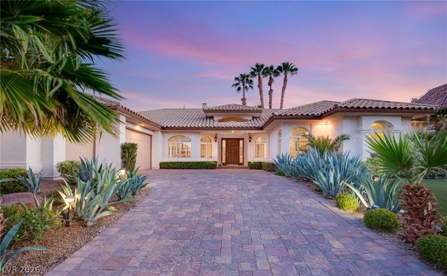 8633 Lakeridge Circle, Las Vegas, NV 89117