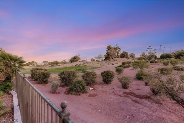 8633 Lakeridge Circle, Las Vegas, NV 89117