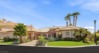 8633 Lakeridge Circle, Las Vegas, NV 89117
