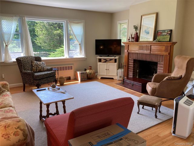 278 Lafayette Avenue, Cortlandt Manor, NY 10567