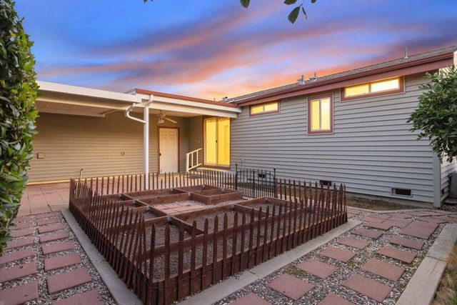 4603 S Verde Vista Street, Visalia, CA 93277