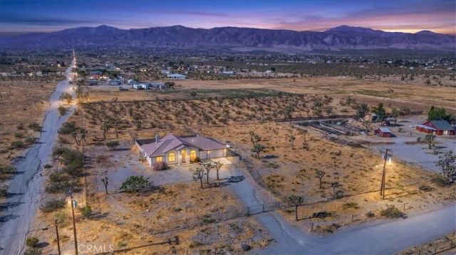 1485 La Mesa, Phelan, CA 92371