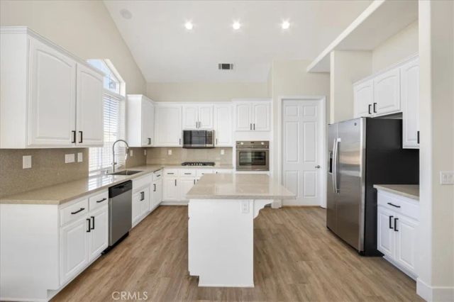1485 La Mesa, Phelan, CA 92371
