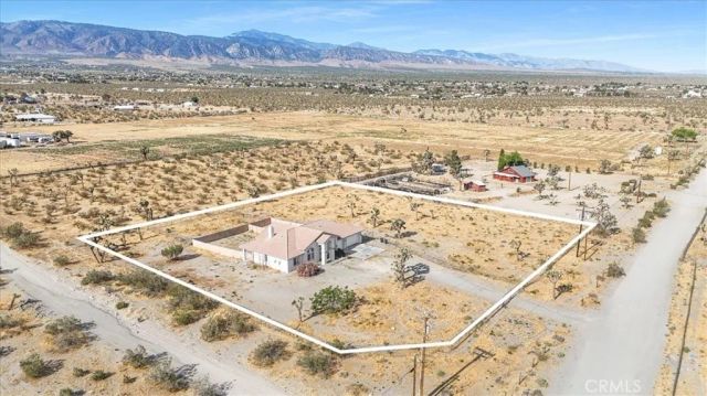 1485 La Mesa, Phelan, CA 92371