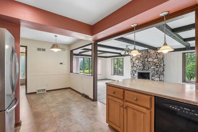 N71W30583 Mary Hill DRIVE, Hartland, WI 53029