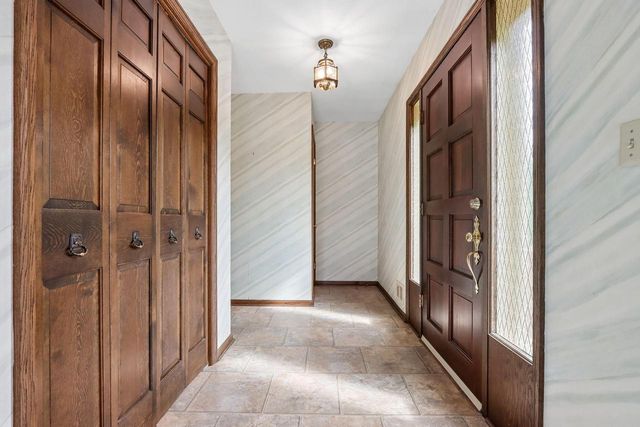 N71W30583 Mary Hill DRIVE, Hartland, WI 53029