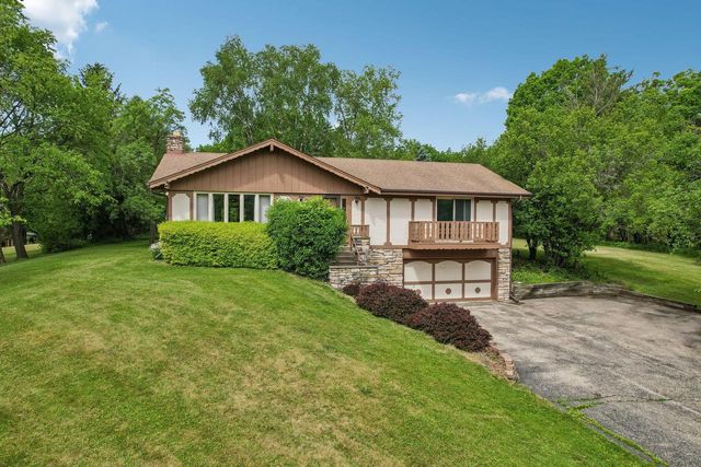 N71W30583 Mary Hill DRIVE, Hartland, WI 53029