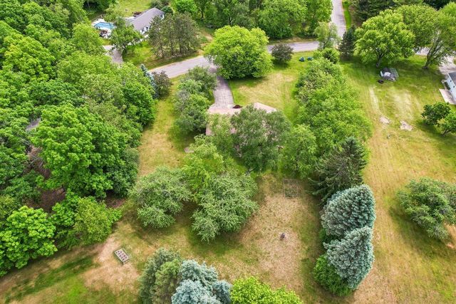 N71W30583 Mary Hill DRIVE, Hartland, WI 53029