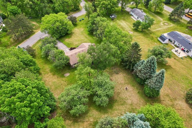 N71W30583 Mary Hill DRIVE, Hartland, WI 53029