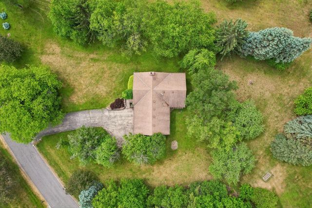 N71W30583 Mary Hill DRIVE, Hartland, WI 53029
