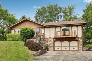 N71W30583 Mary Hill DRIVE, Hartland, WI 53029