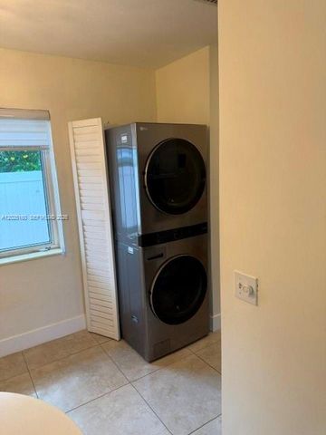 2016 NE 14th Ct 2, Fort Lauderdale, FL 33304