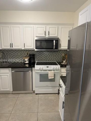 2016 NE 14th Ct 2, Fort Lauderdale, FL 33304