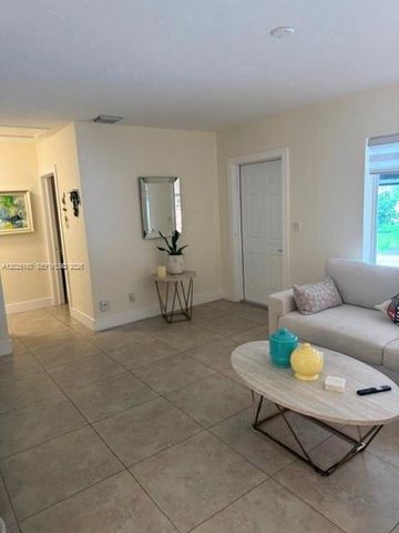 2016 NE 14th Ct 2, Fort Lauderdale, FL 33304