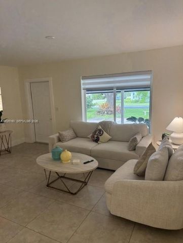 2016 NE 14th Ct 2, Fort Lauderdale, FL 33304
