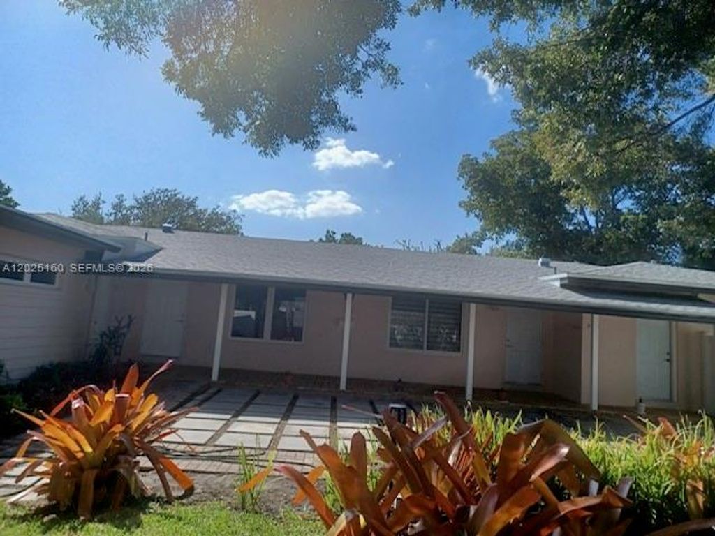 2016 NE 14th Ct 2, Fort Lauderdale, FL 33304