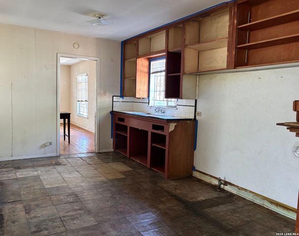 439 Ward Ave, San Antonio, TX 78223