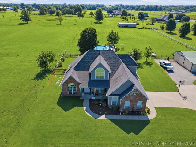 12729 Woodview Court, Oologah, OK 74053