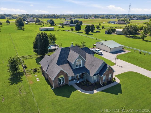12729 Woodview Court, Oologah, OK 74053