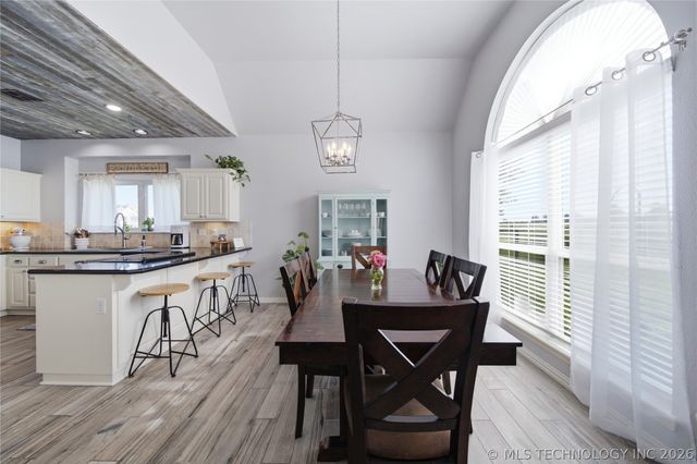 12729 Woodview Court, Oologah, OK 74053