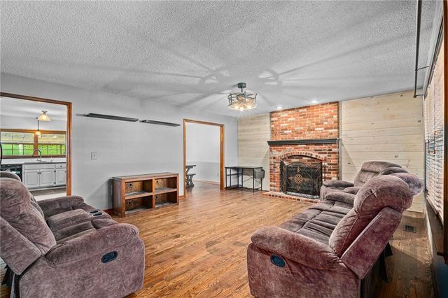 1994 Texas Prairie Road, Bates City, MO 64011