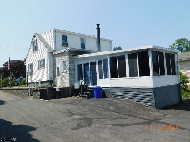 537 John Mitchell Ave, Phillipsburg Town, NJ 08865