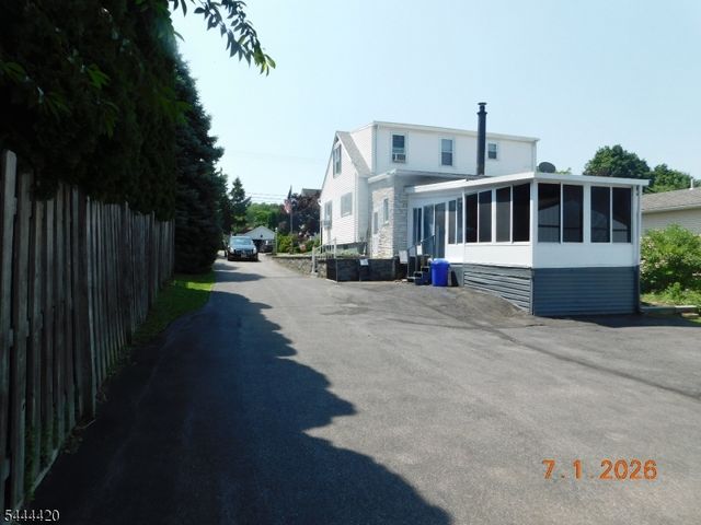 537 John Mitchell Ave, Phillipsburg Town, NJ 08865