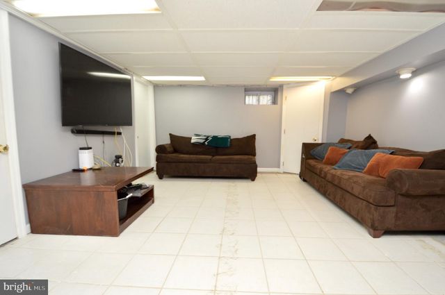 200 CHARLANN CIR, Cherry Hill, NJ 08003