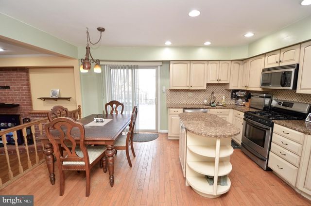 200 CHARLANN CIR, Cherry Hill, NJ 08003