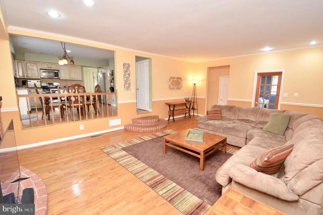 200 CHARLANN CIR, Cherry Hill, NJ 08003