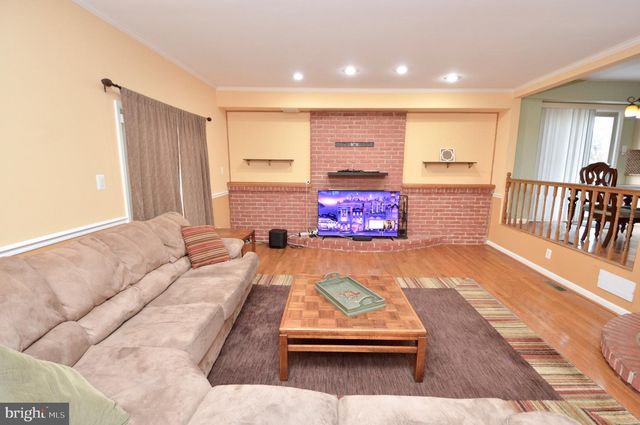 200 CHARLANN CIR, Cherry Hill, NJ 08003