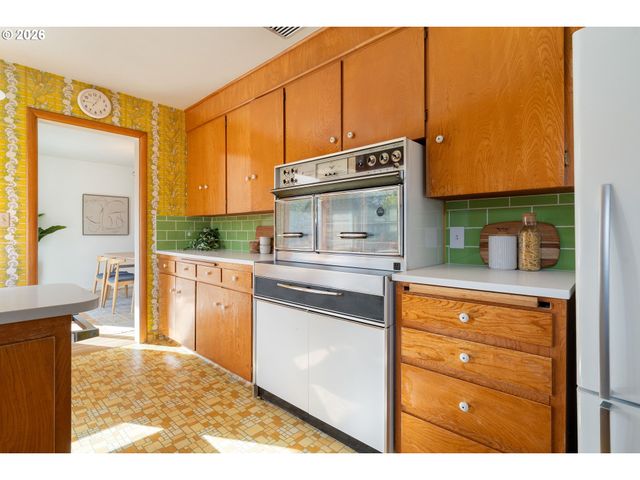 15910 Se OATFIELD Rd, Milwaukie, OR 97267