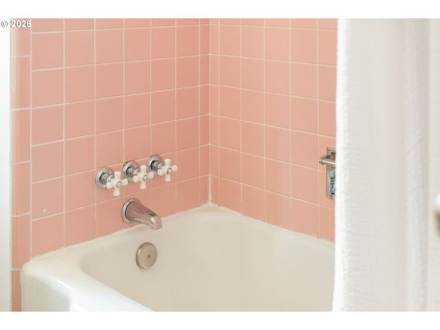 15910 Se OATFIELD Rd, Milwaukie, OR 97267