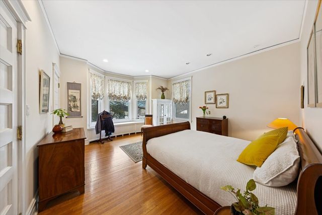 1235 Ridge Avenue, Evanston, IL 60202