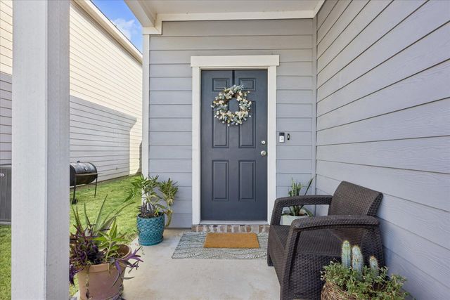 114 Gemsbok RD, Hutto, TX 78634