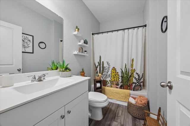 114 Gemsbok RD, Hutto, TX 78634