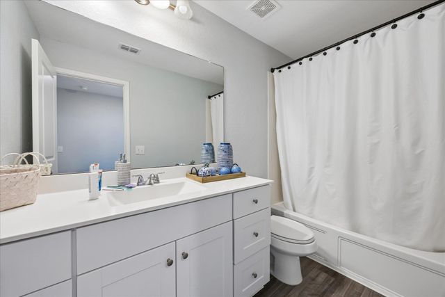 114 Gemsbok RD, Hutto, TX 78634