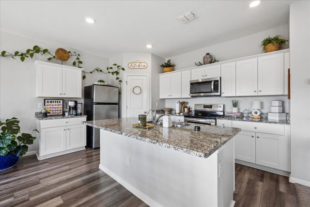 114 Gemsbok RD, Hutto, TX 78634