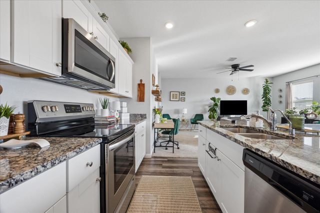 114 Gemsbok RD, Hutto, TX 78634