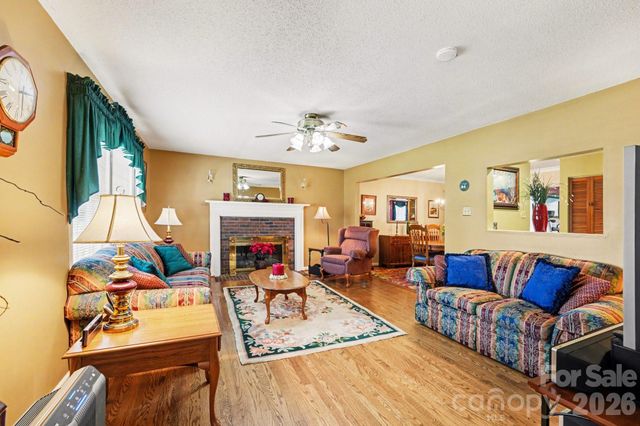140 Eastwood Drive, Statesville, NC 28625