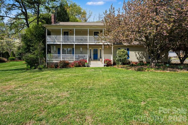 140 Eastwood Drive, Statesville, NC 28625
