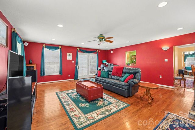 140 Eastwood Drive, Statesville, NC 28625