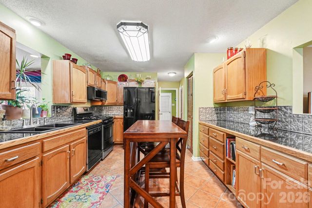 140 Eastwood Drive, Statesville, NC 28625