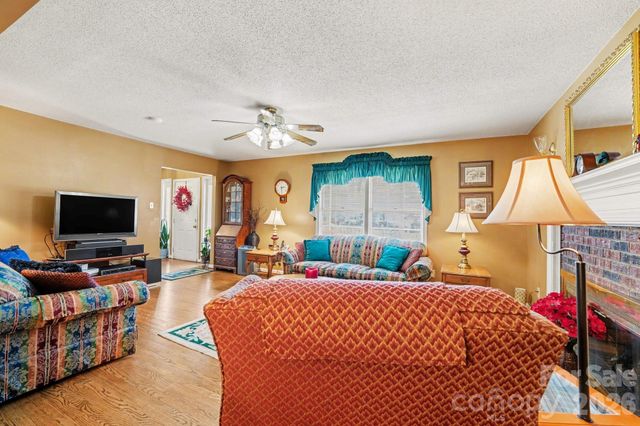 140 Eastwood Drive, Statesville, NC 28625