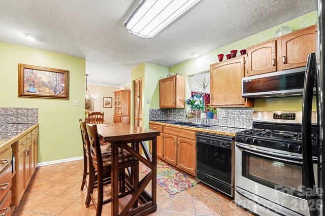 140 Eastwood Drive, Statesville, NC 28625