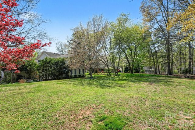 140 Eastwood Drive, Statesville, NC 28625