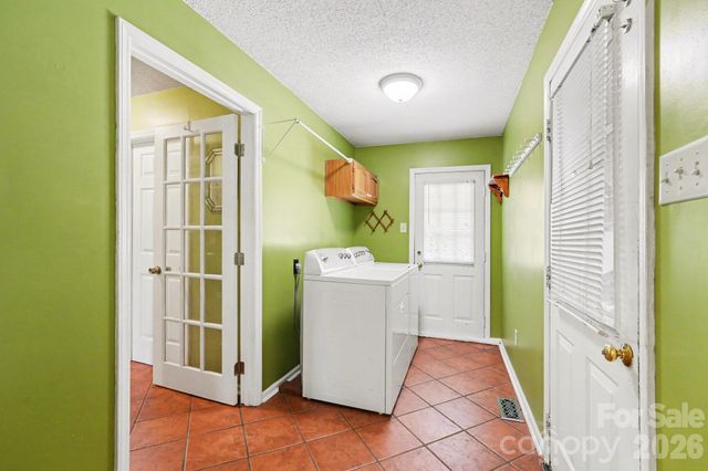 140 Eastwood Drive, Statesville, NC 28625