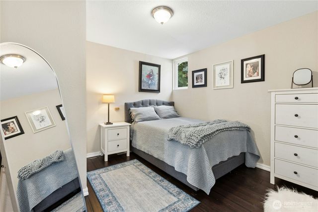 860 Valley View Place SW, Issaquah, WA 98027