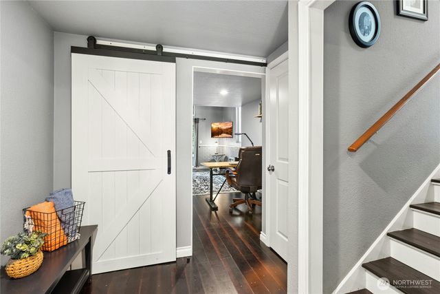 860 Valley View Place SW, Issaquah, WA 98027