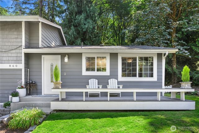 860 Valley View Place SW, Issaquah, WA 98027